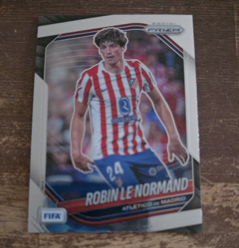 Panini 2025-26 Prizm FIFA Robin Le Normand Atlético de Madrid #5 Base Set