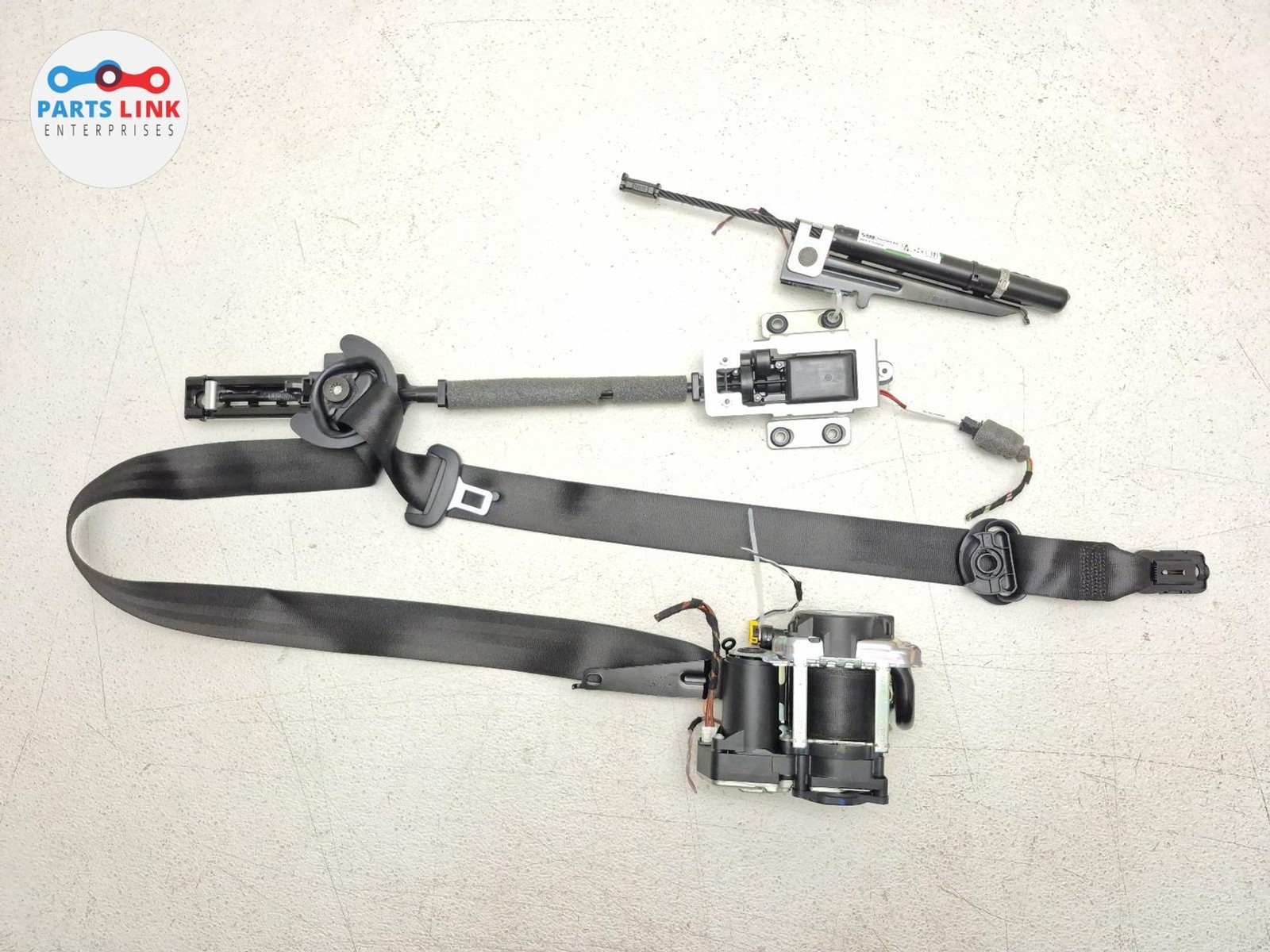 Bentley Bentayga 2016-2020 Front Right Seat belt retractor Black