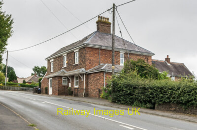 Photo 6x4 Criterion Cottage c2020