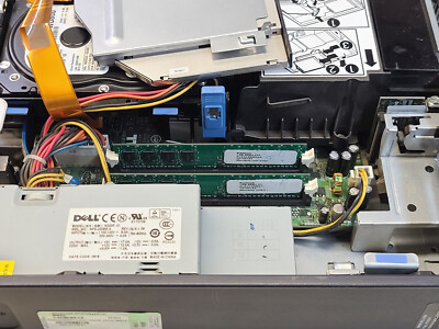 Dell OptiPlex GX520 SFF + Pentium 4 530J + 2GB + 80GB Windows XP