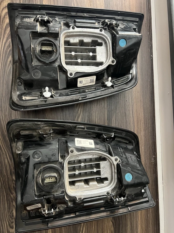 Luz trasera derecha LED para Dodge Ram 2500 3500 2019-2023 lámpara de freno con punto ciego Foto 2 de 3