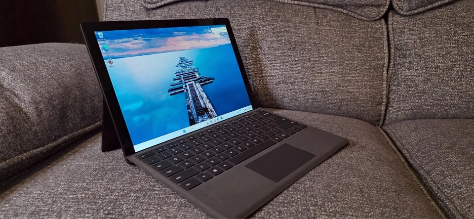 Microsoft Surface Pro 6 1796 i7-8650U 1.9GHz 8GB RAM 256GB SSD 12.3" Touch - Image 4 of 4