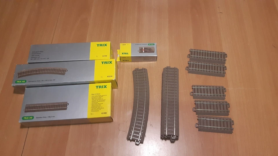 Binari Trix serie C. Scala H0 con massicciata - Immagine 2 di 4