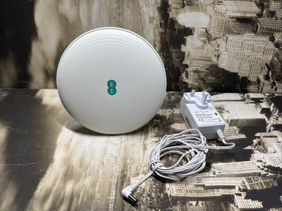 EE Smart WiFi Disc - Wireless Booster Extender - Weiß