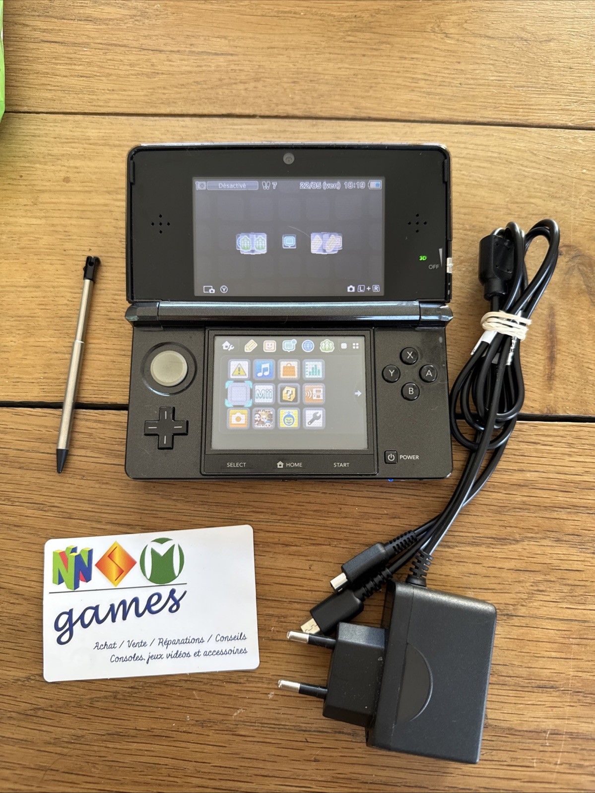 CONSOLE NINTENDO 3DS Noire  Cosmos TRÈS BON ÉTAT FONCTIONNELLE VER. 10.3.0-28E