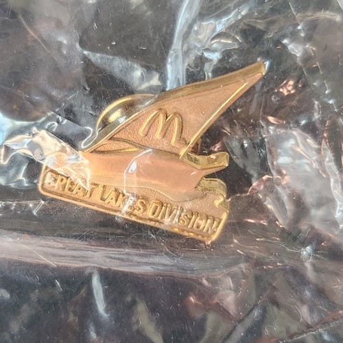 Vintage New Collectible Great Lakes Division McDonald's Metal Pinback Lapel Pin - Picture 3 of 4