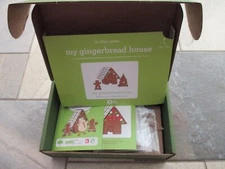 NEW Kiwi Crate My Gingerbread House Christmas Holidays ~ Decorate Your Own Scene