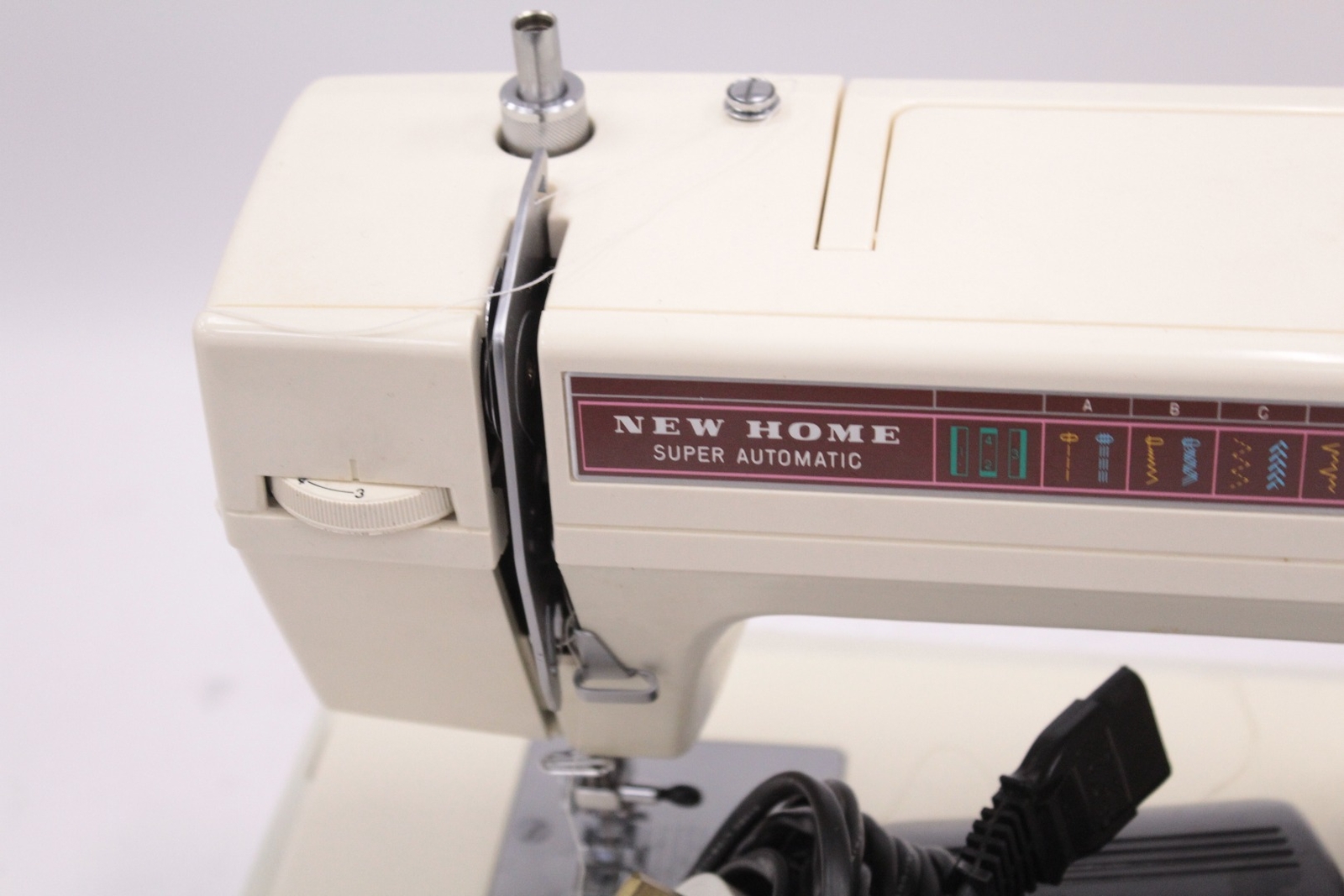 JANOME NEW HOME Super Automatic Electric Foot Pedal Operated Sewing