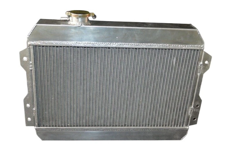 Radiador y ventiladores de aluminio de 3 filas para camioneta Datsun 510 521 620 1,6 L4 1968-1974 Foto 3 de 4