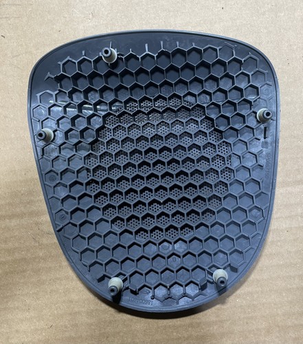 GENUINE SEAT ALTEA TOLEDO DRIVER FRONT DOOR SPEAKER GRILLE COVER GREY 5P0867150 - Picture 2 of 2