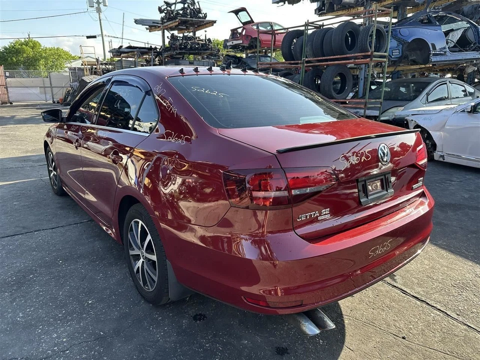 Bote de carbón de vapor de combustible 2017 2018 Volkswagen Jetta 1.4T Foto 4 de 4