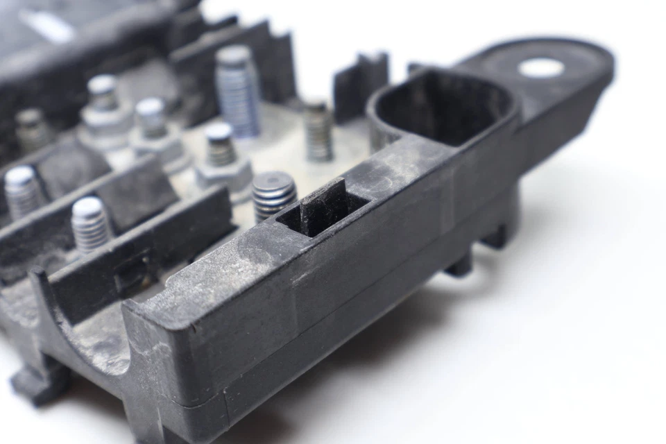 2013-2016 AUDI A4 ALLROAD - Battery Junction BOX 8K0937517B - Image 3 of 4