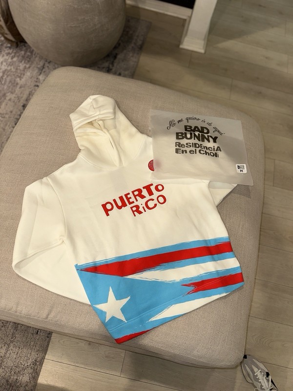 Debi tirar mas fotos fotos Bad Bunny Official Merch size M