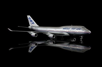 SQ Wings Boeing 747-400 House Color N401PW 1:200 Modellflugzeug