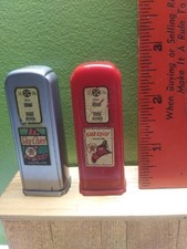 Vintage 1950s Texaco Sky Fire Chief Gas Pump Salt & Pepper Shakers Made in USA
