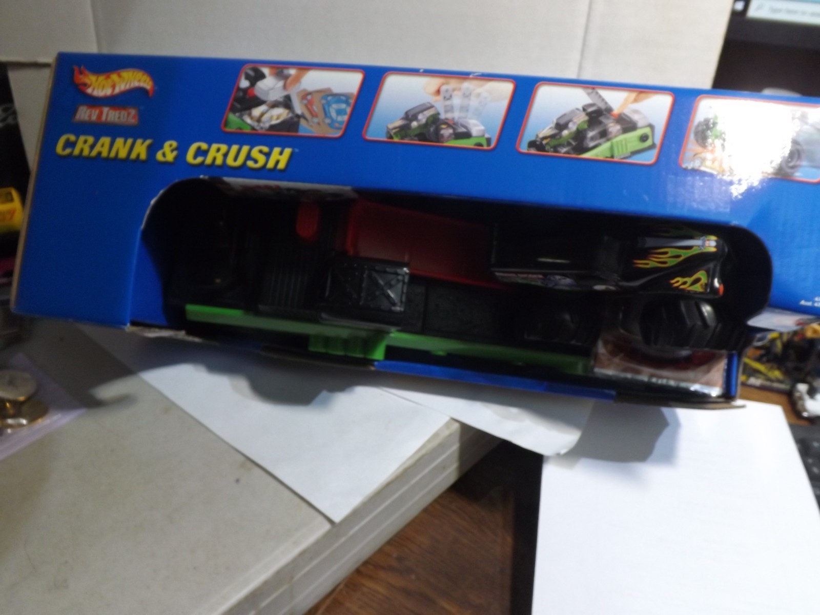 2003 Hotwheels Monster Jam Rev Tredz Crank & Crush Grave Digger Play Set