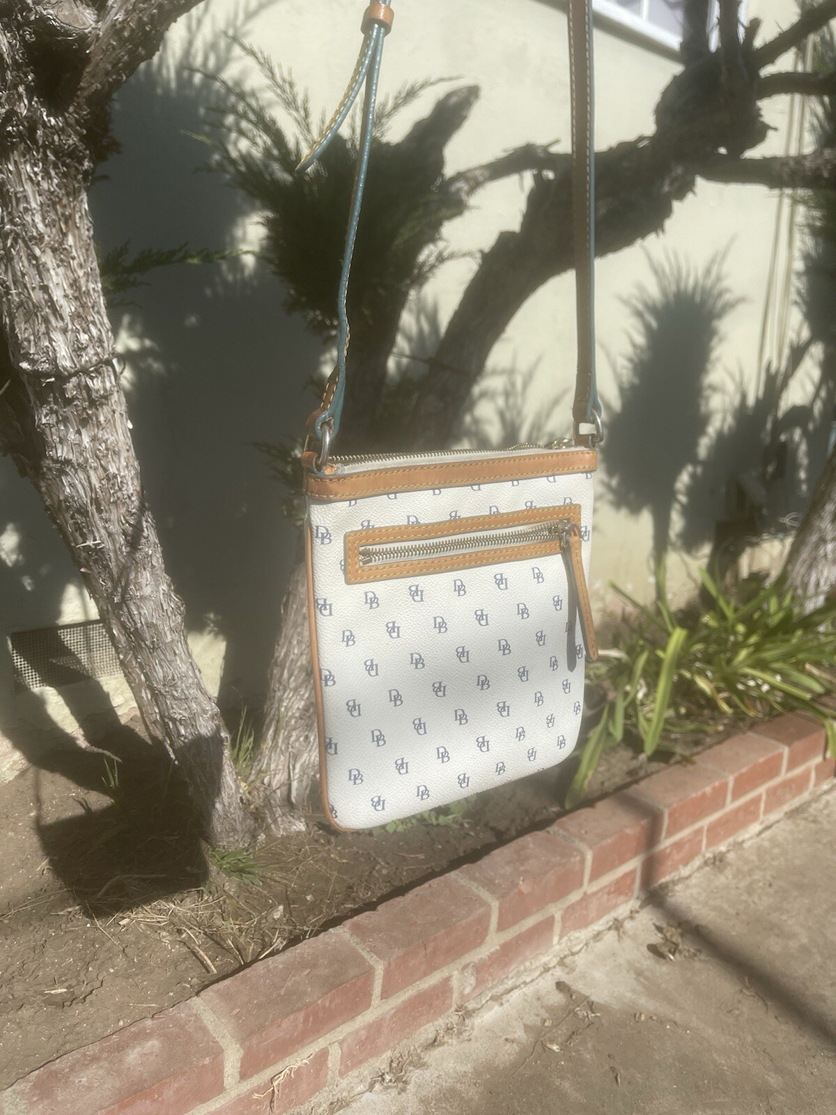 Y2K Dooney & Bourke Letter Carrier Crossbody Purse White & Blue Small  Preowned