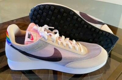 nike pride tailwind
