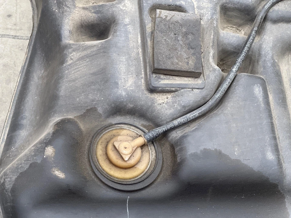 Dodge Durango 2012-2015 conjunto de tanque de combustible tanque de gasolina genuino OEM 68154311AA Foto 3 de 4