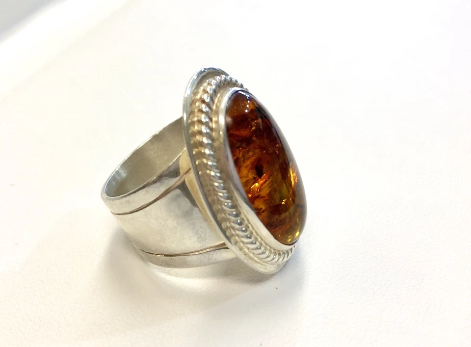 Anillo ámbar ovalado grande minimalista talla 9 3/4 en plata de ley firmado DTR Foto 2 de 4