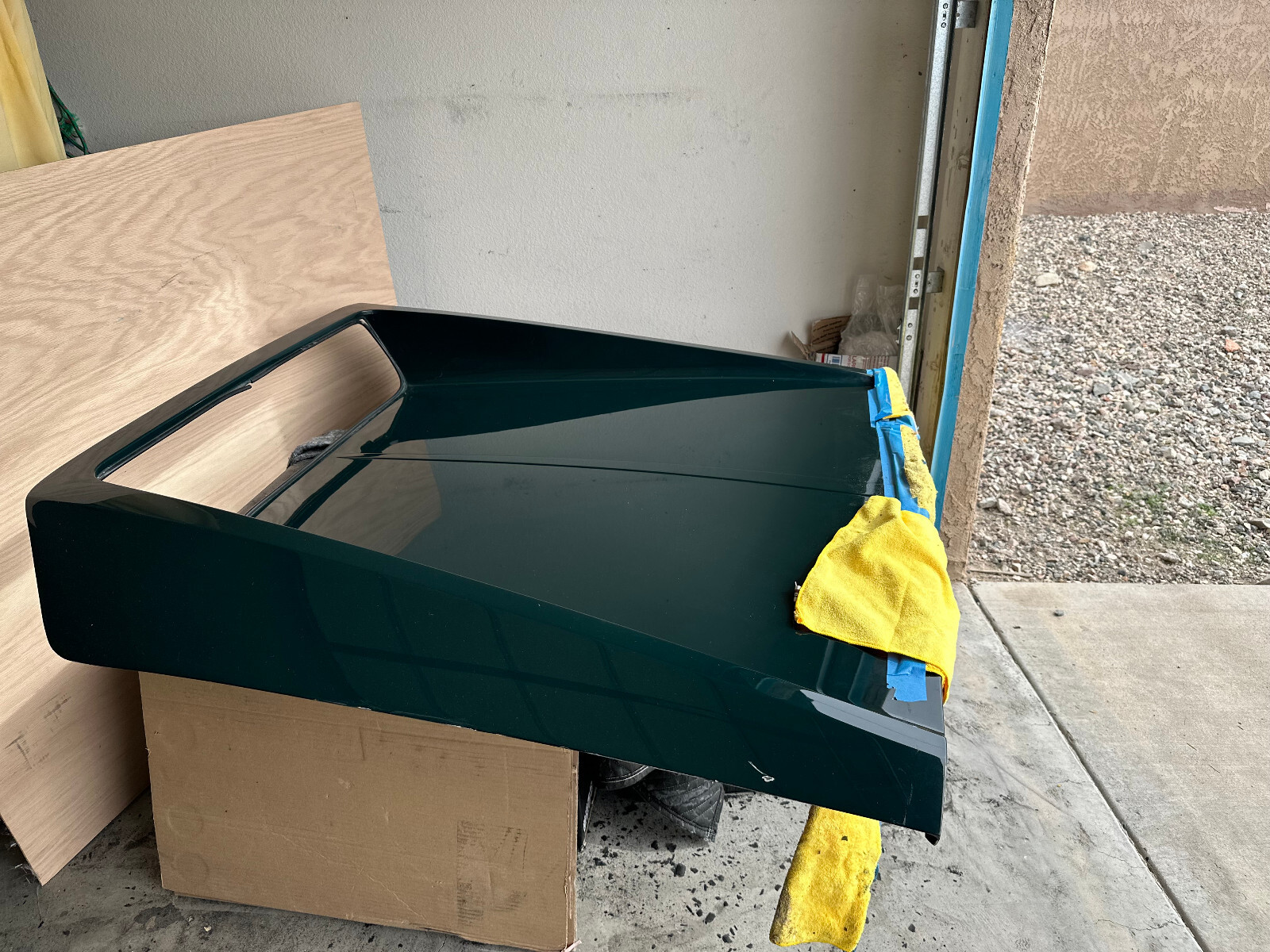 De Tomaso Pantera 1972 rear hood