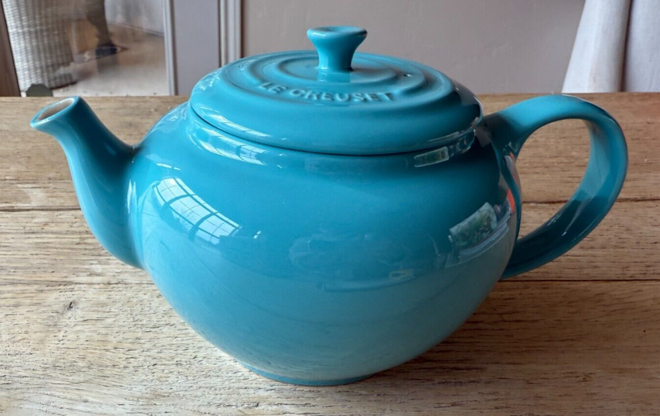 Le Creuset Stoneware Large Round 44 oz Teapot w/ Infuser Turquoise Blue NEW