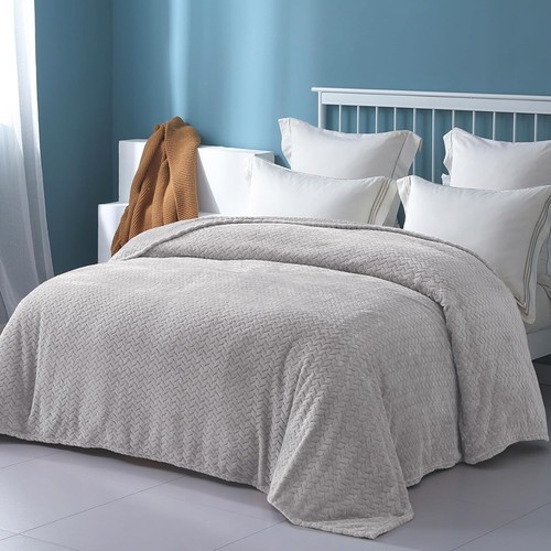 Blanket Fleece Soft Plush Warm Throw Blanket for Bed King Queen Twin Size - Picture 12 of 48