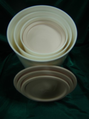 TUPPERWARE ONE TOUCH CANISTER SET DI 4 CON COPERCHI ROSA - Foto 2 di 3