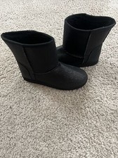 The Children's Place Girls Black Sparkly Snow boots Size 4 Faux Fur Lined