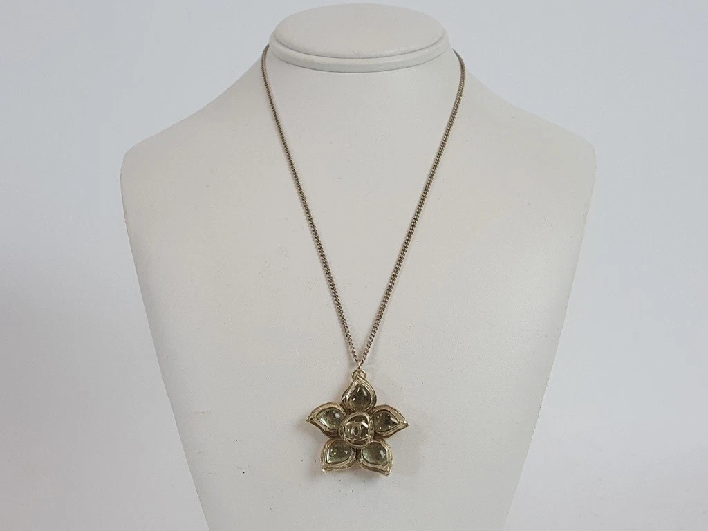 Collana Chanel Gripoix CC fiore oro resina metallo