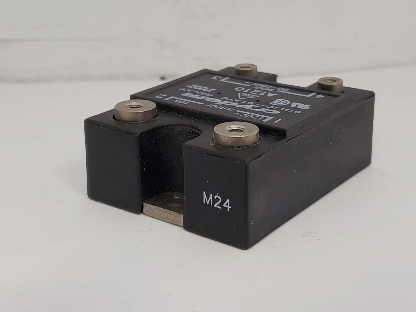 CRYDOM A1210 SOLID STATE RELAY 240VAC 10A 90-280V NNB