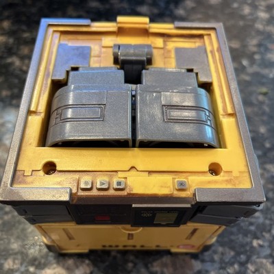 Thinkway Disney Pixar U-Command Wall-E 10'' RC No Remote Control Pull Eyes Out