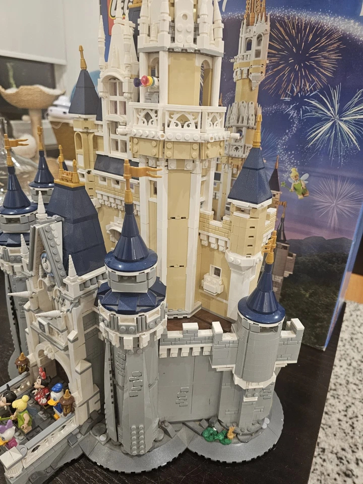 LEGO Disney: El Castillo Disney (71040) - Usado Foto 4 de 4