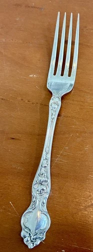 Vintage Wallace Sterling SILVER 92.5% dinner Fork - 4.4 grams, Violet Pattern