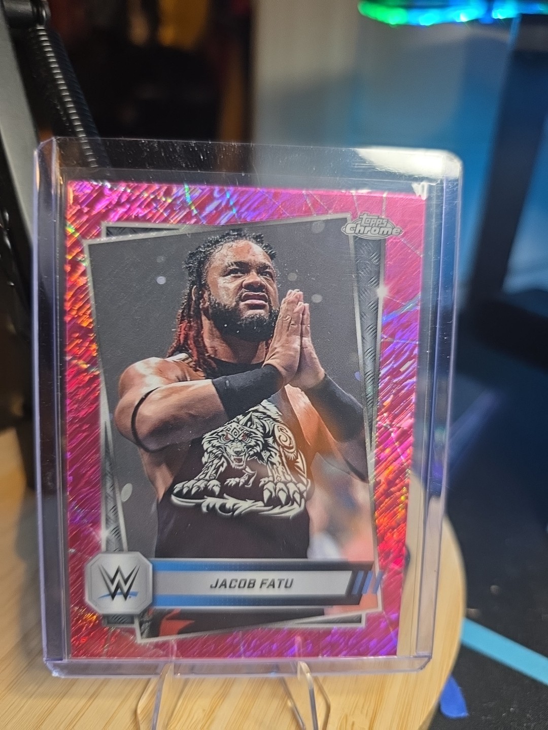 2025 Topps Chrome WWE #100 Jacob Fatu Pink Shimmer Refractor