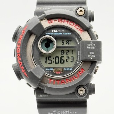 CASIO G-SHOCK FROGMAN DW-8200 Titanium Digital Diver 200M Black Men In Hand