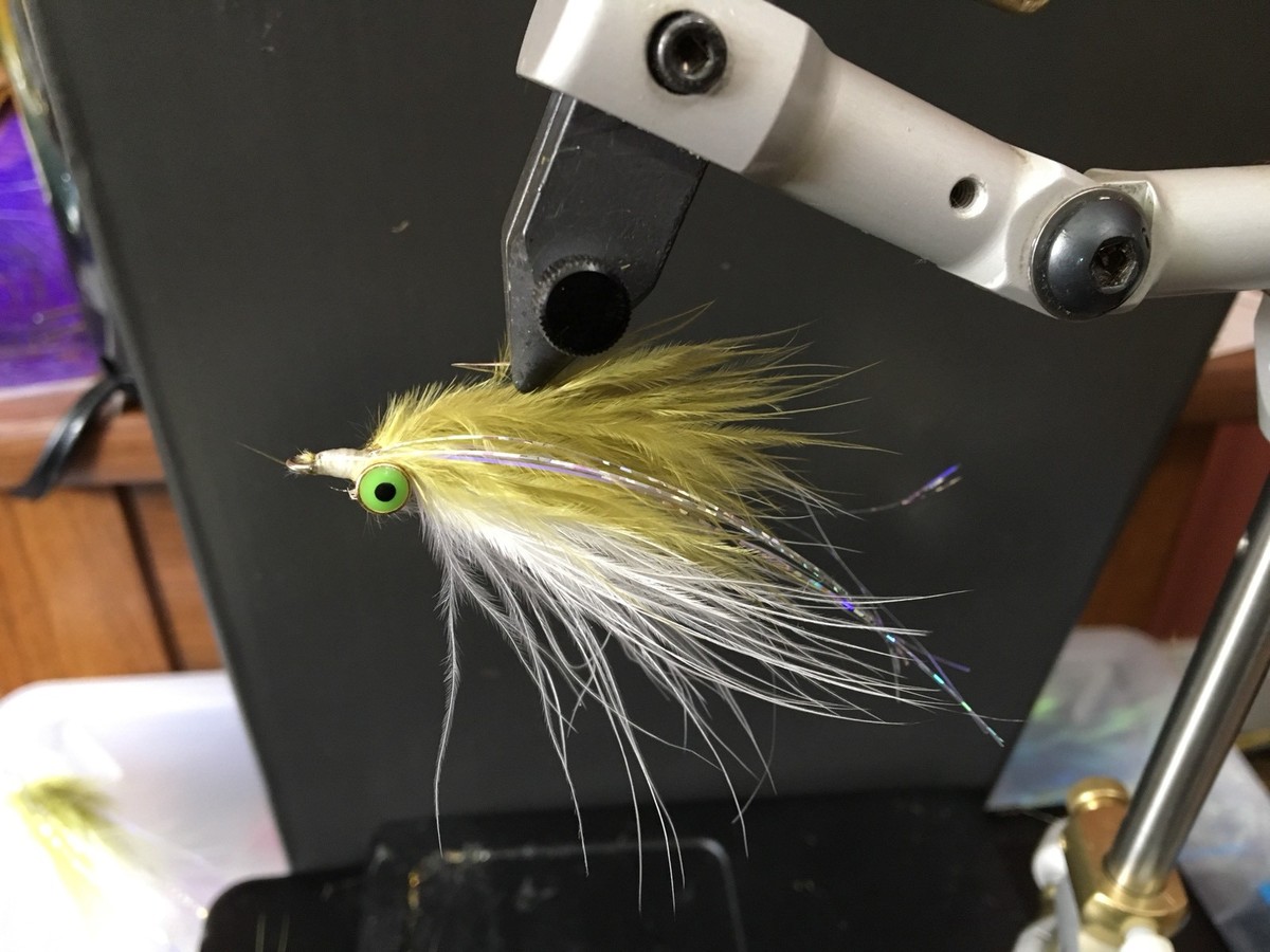 Salt-and Fresh Water Marabou Clouser Olive And White Size