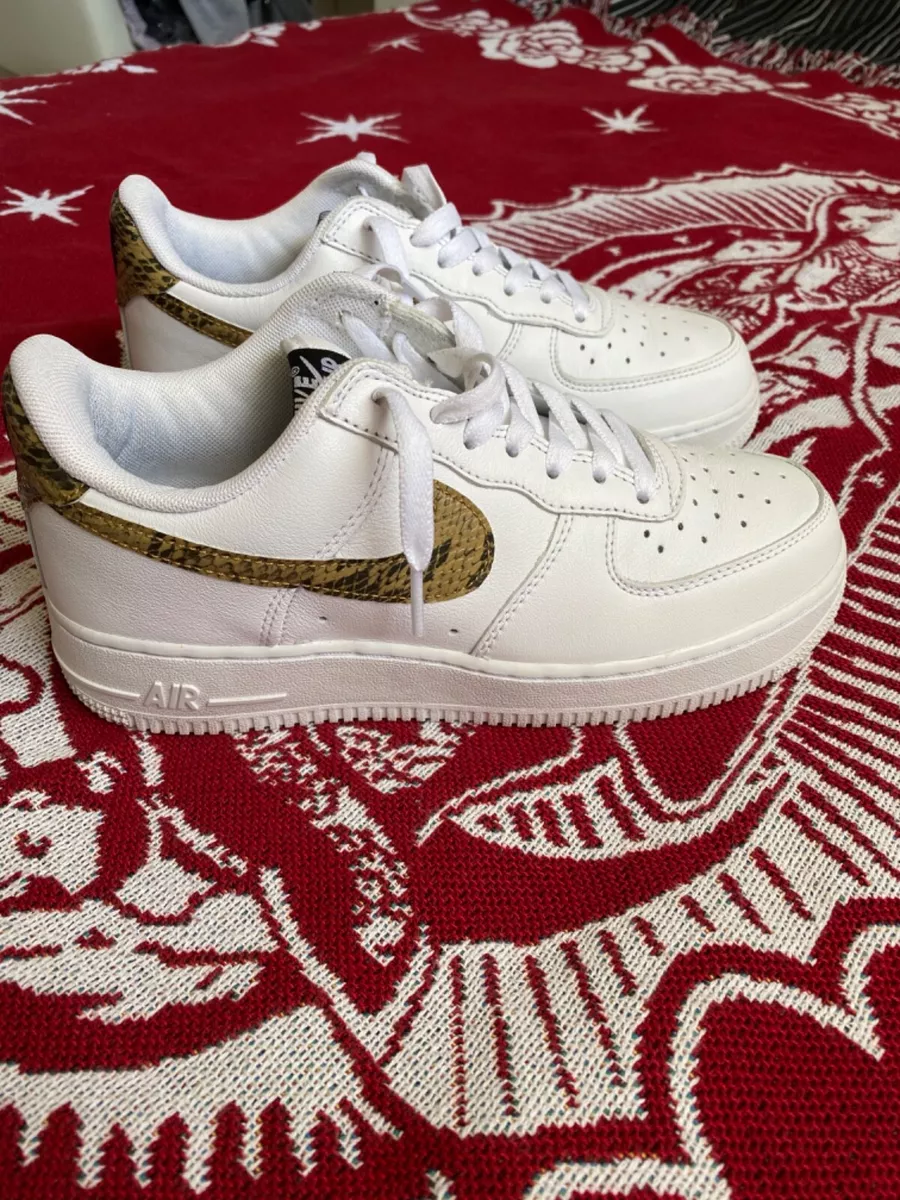 Nike Air Force 1 Low Ivory Snake White / Elemental Gold size 6