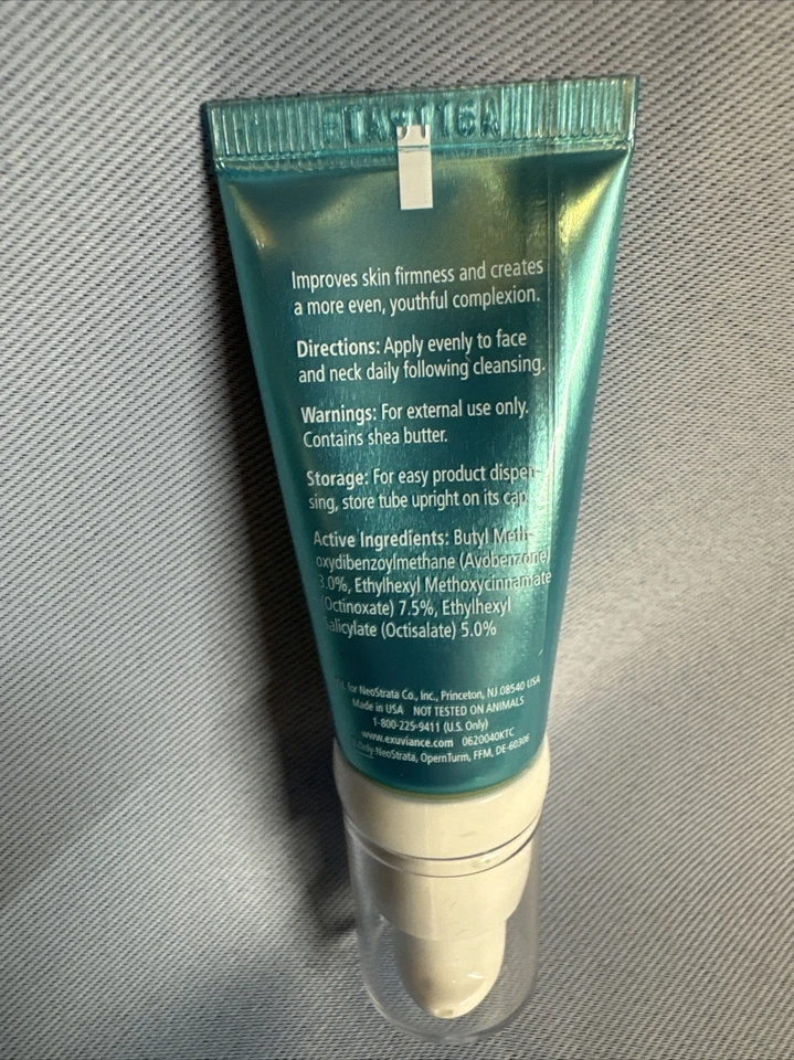 Exuviance Age Reverse Day Repair SPF 30 - 15 G / 0.5 OZ (Caja de 143) NUEVO Foto 3 de 4