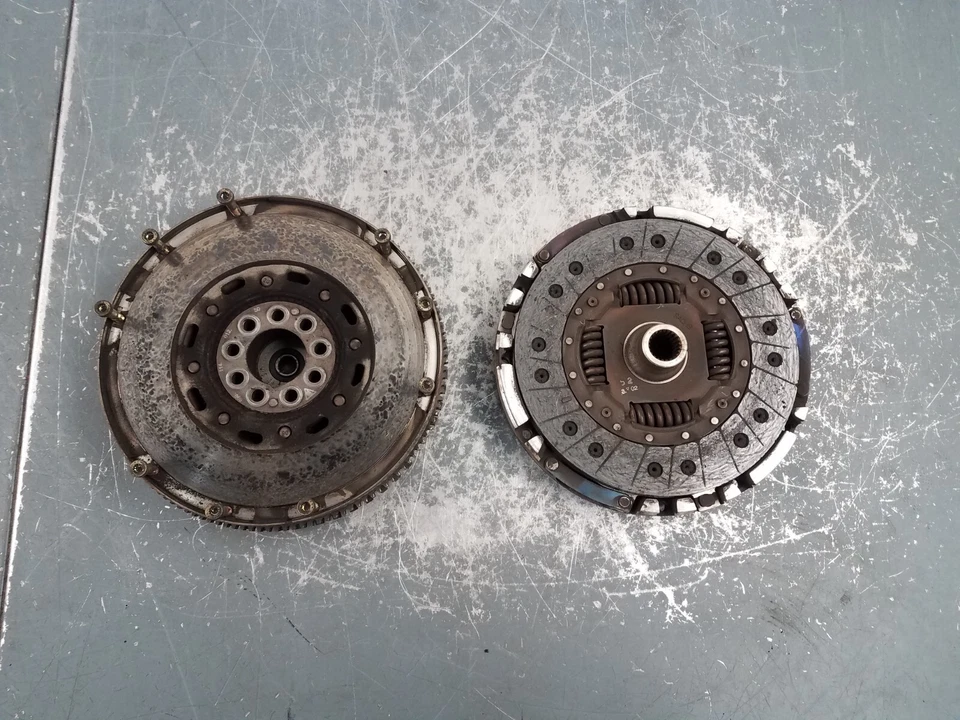 2002 Porsche 911 996 Turbo Sachs Clutch / Flywheel Set #7584 M5 - Image 2 of 4