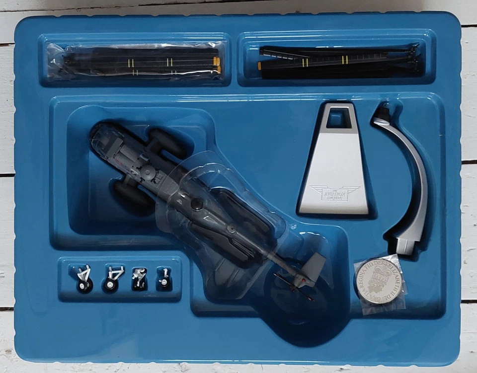 Corgi AA33401 Westland Sea King HAS.2, 825 Sqn, RN, Falklands Campaign - Image 4 of 4