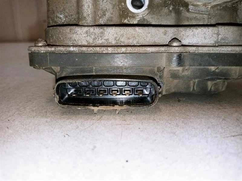 Nissan Titan 2004-2012 2x2 cuerpo del acelerador cuerpo de válvula conjunto OEM Foto 2 de 4