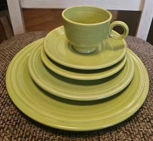 Vintage Fiesta Fiestaware Chartreuse 5  Place Setting