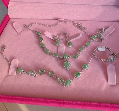 Set 4 Stück grüne Jade Jadeit Halskette, Ring, Armband und Ohrringe mit Zertifikat