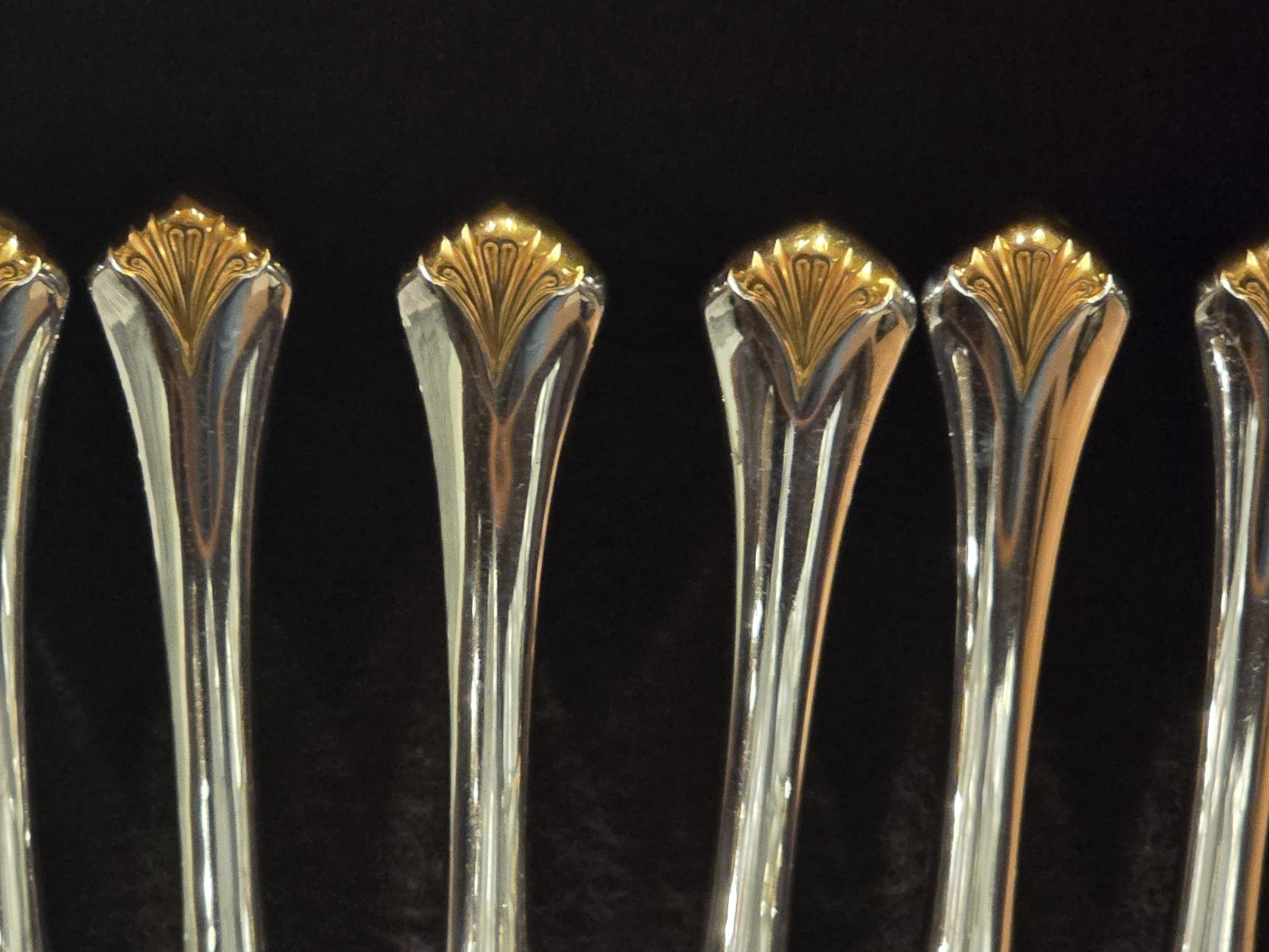 Yamazaki - Cara -Gold Accent.  12- 5 Piece Settings & 8 Serving In Storage Box