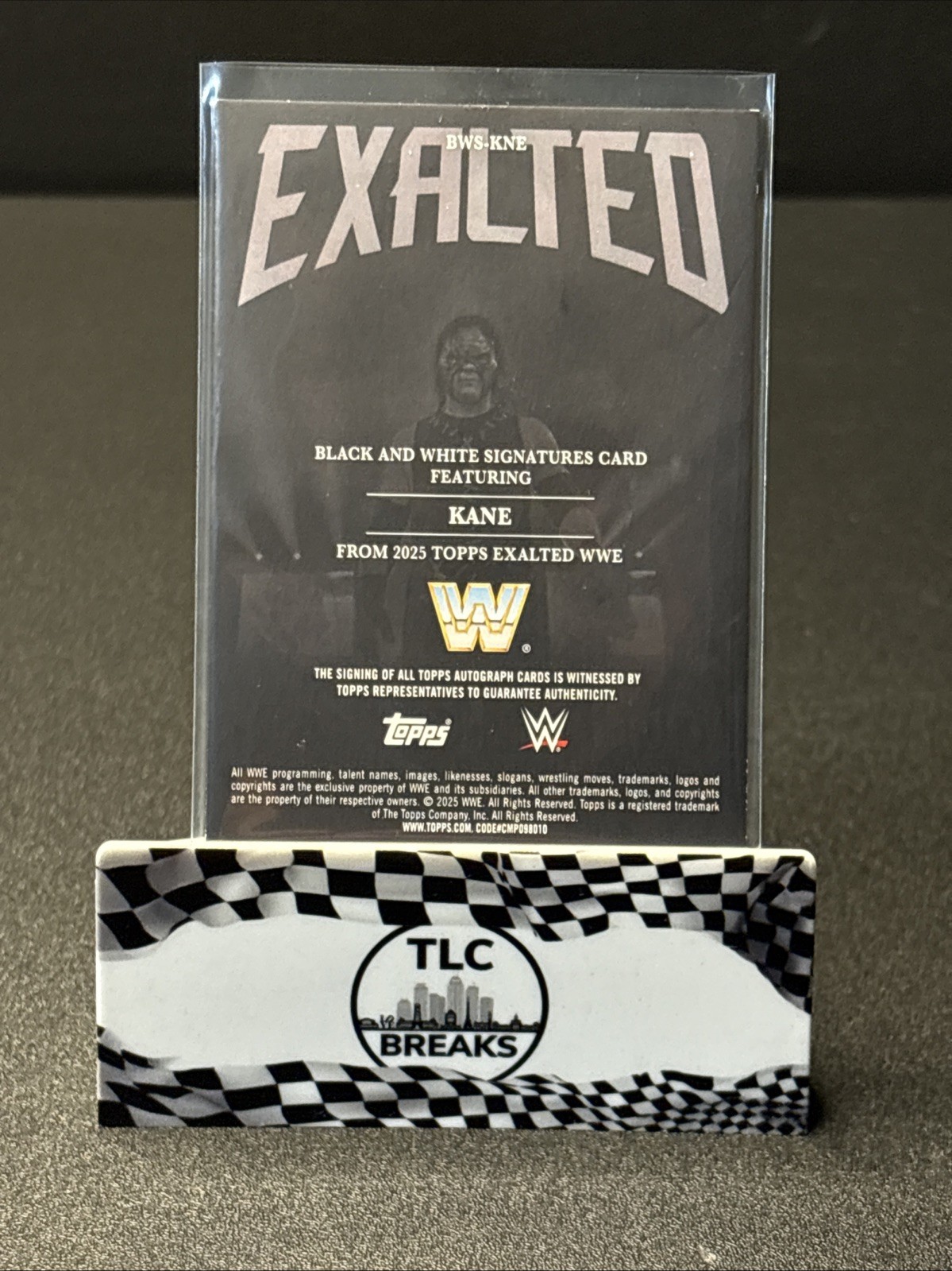 2025 Topp Exalted WWE Exalted Black White Autographed BWS-KNE view 4