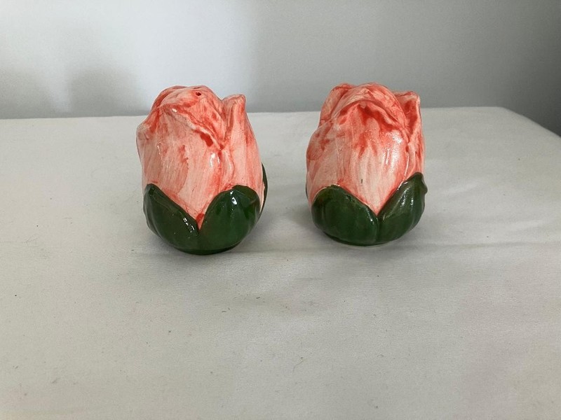 Large Pink Rosebud in Green Leaves vintage Salt & Pepper Shakers