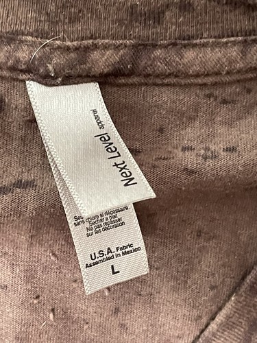 Next Level Men's Premium Fitted Crew Dark Brown Shirt Size Large Distressed EUC - 第 3/4 張圖片