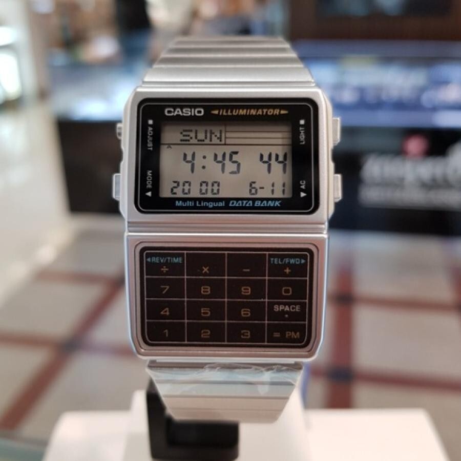 CASIO DBC-611-1DF Unisex Vintage Retro Digital metal band