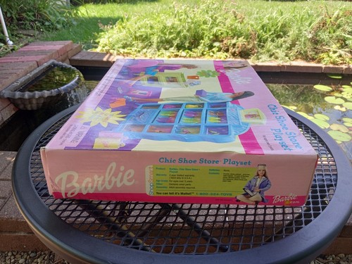 New! Barbie Chic Shoe Store Playset 2000 Mattel #88810 - Picture 5 of 5